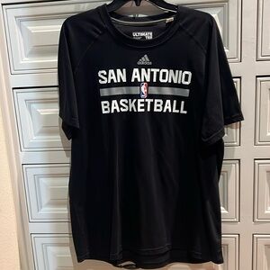 San Antonio Spurs Basketball SS shirt XL